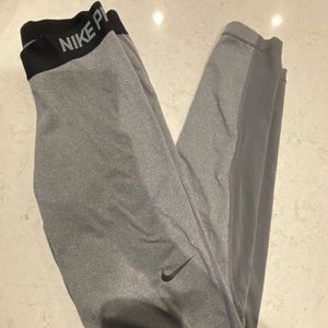 Grey Nike leggings